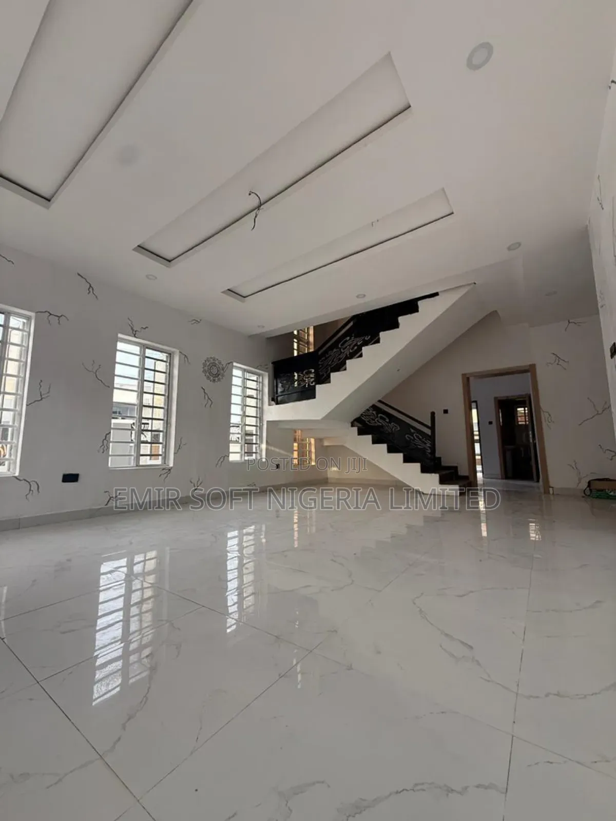 5bdrm Duplex in Air Force Estate, Akobo for sale in Akobo