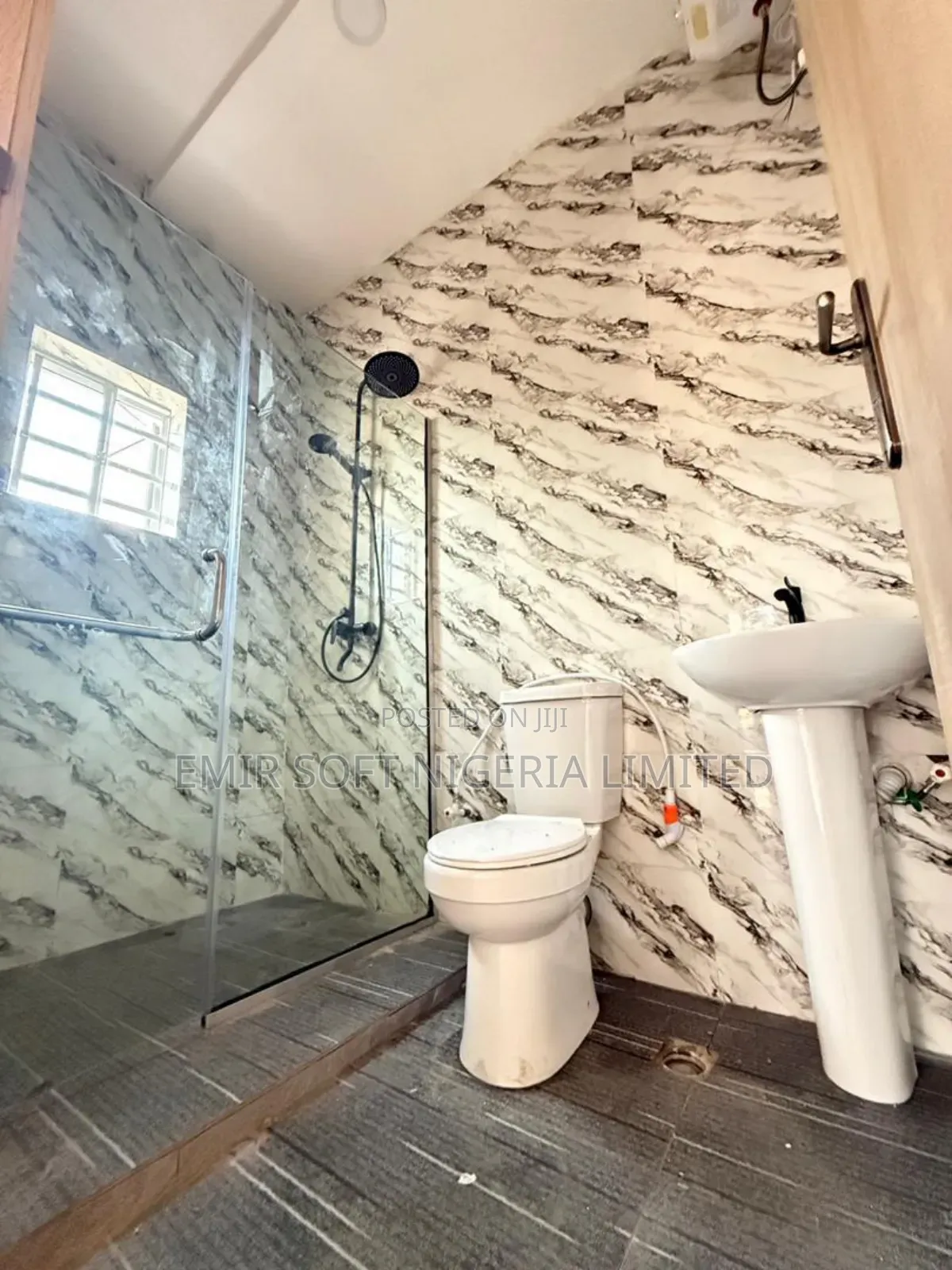 5bdrm Duplex in Air Force Estate, Akobo for sale in Akobo
