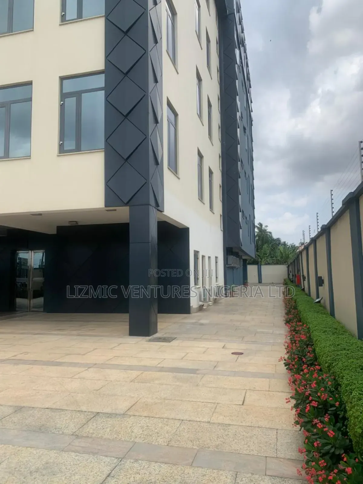 Furnished 2bdrm Townhouse / Terrace in Gra for rent in Ikeja GRA