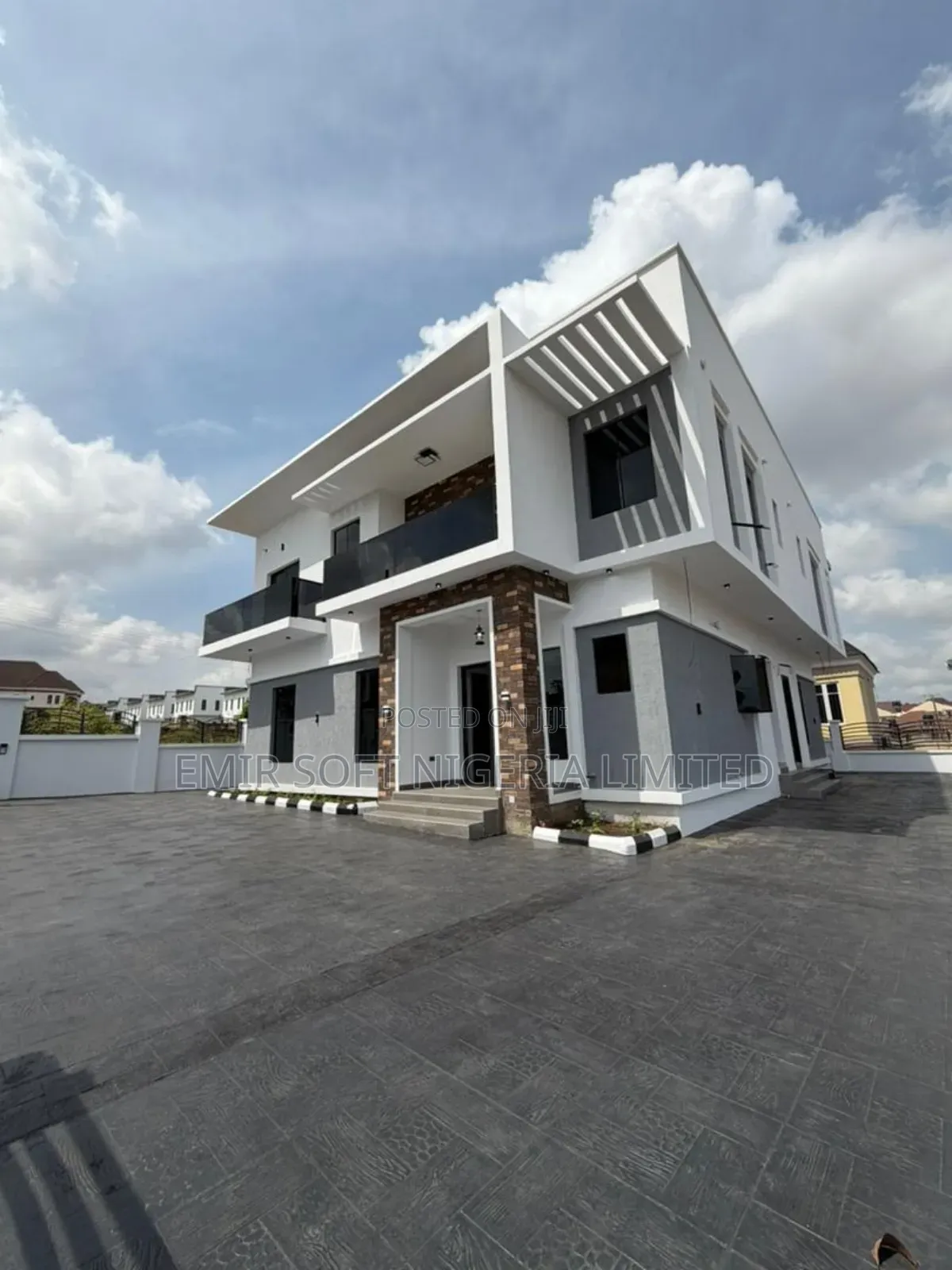 5bdrm Duplex in Legacy Estate, Akobo for sale in Akobo