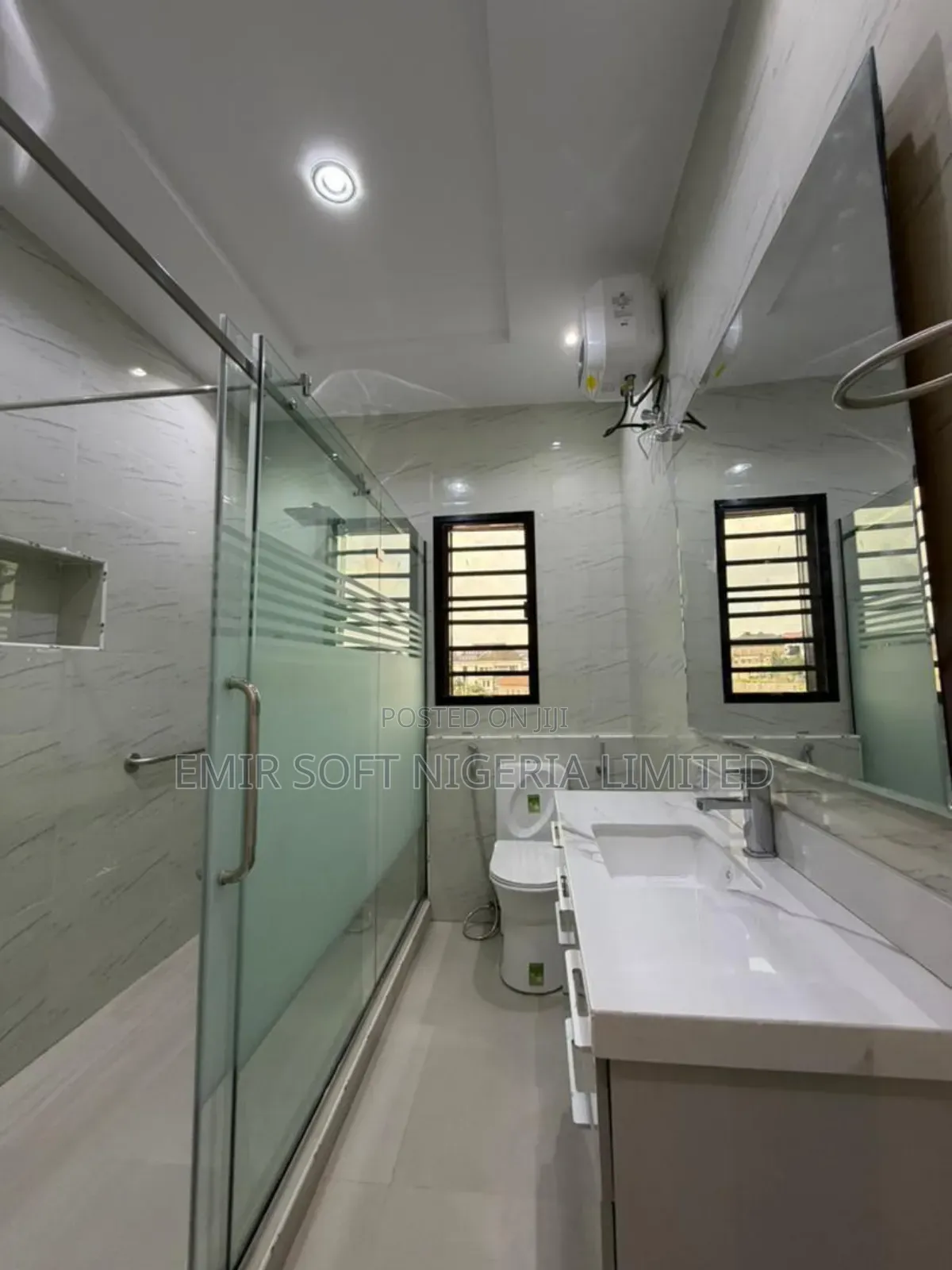 5bdrm Duplex in Legacy Estate, Akobo for sale in Akobo