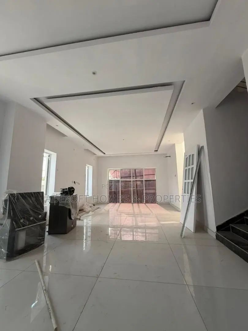 4bdrm Duplex in Kolapo Ishola Gra, Akobo for sale in Akobo