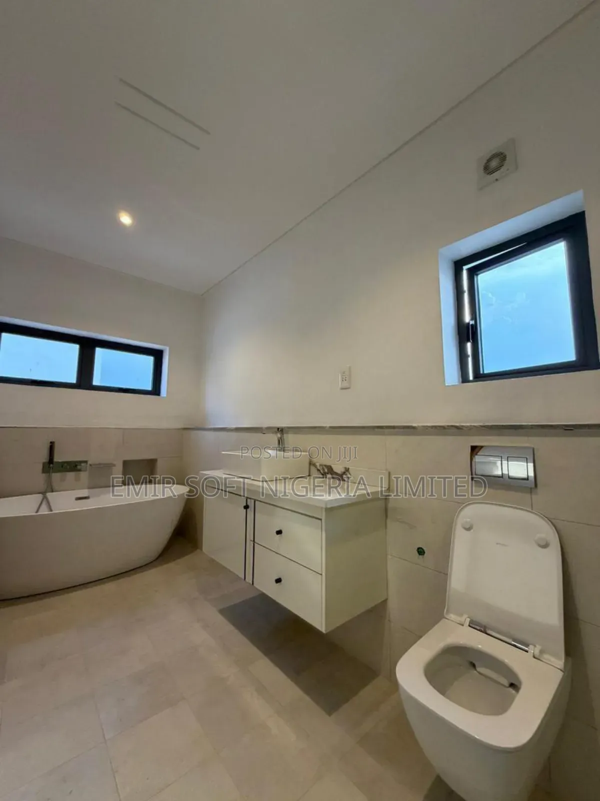 5bdrm Duplex in Akobo for sale in Akobo