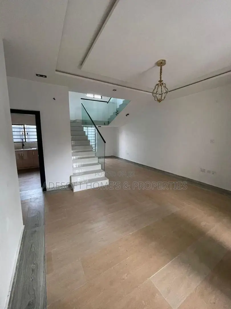 3bdrm Duplex in Carlton Gate Estate, for sale in Akobo