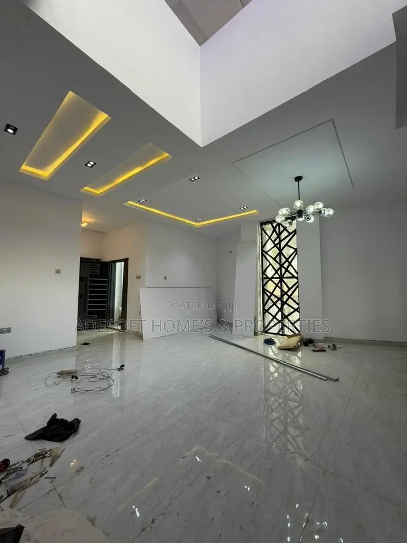 4bdrm Duplex in Alalubosa Gra for sale in Alalubosa