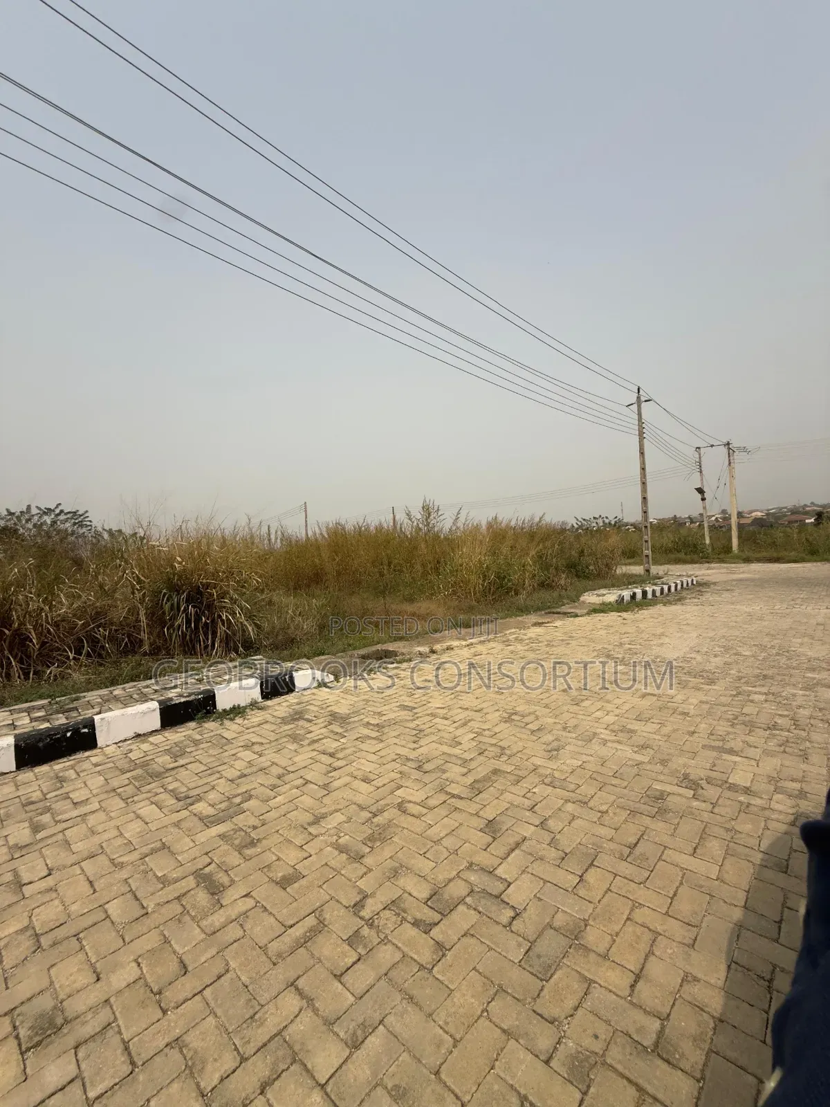 647sqm Premium Dry Land (Facing Tarred Estate Road) at Alao Akala Gra. in Akala Express