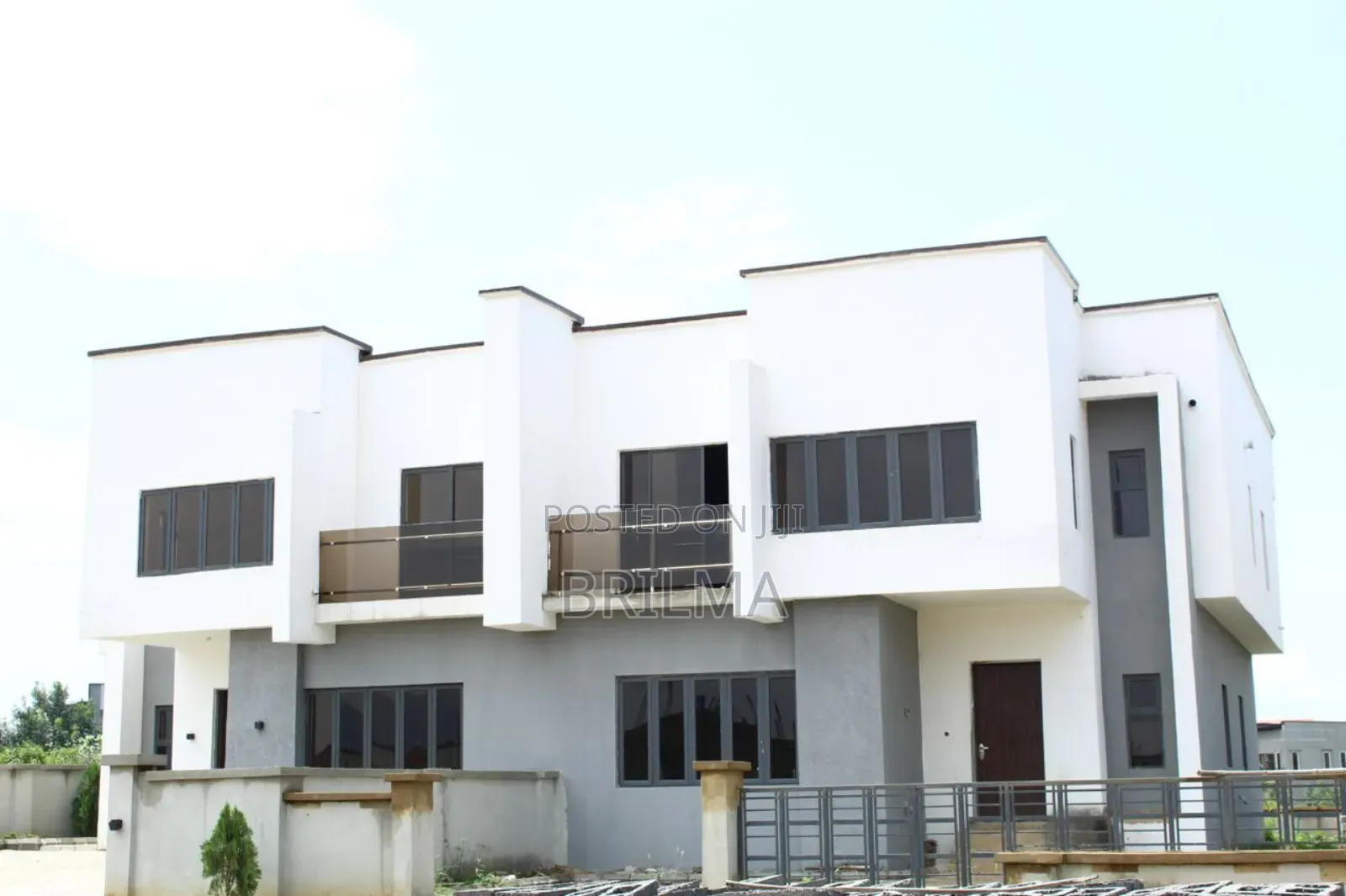 4bdrm Duplex in FHA for sale in FHA