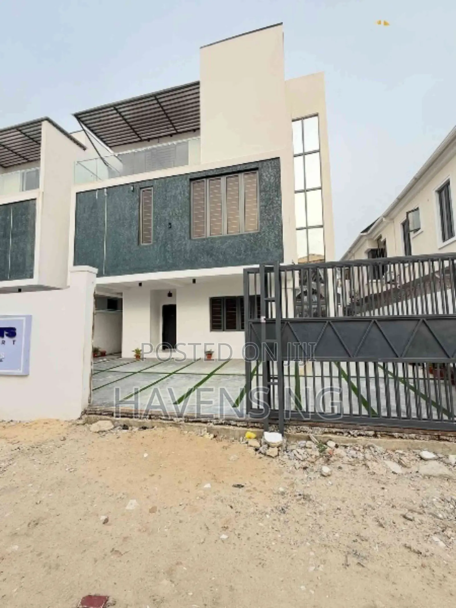 4bdrm Duplex in Ologolo for sale in Ologolo