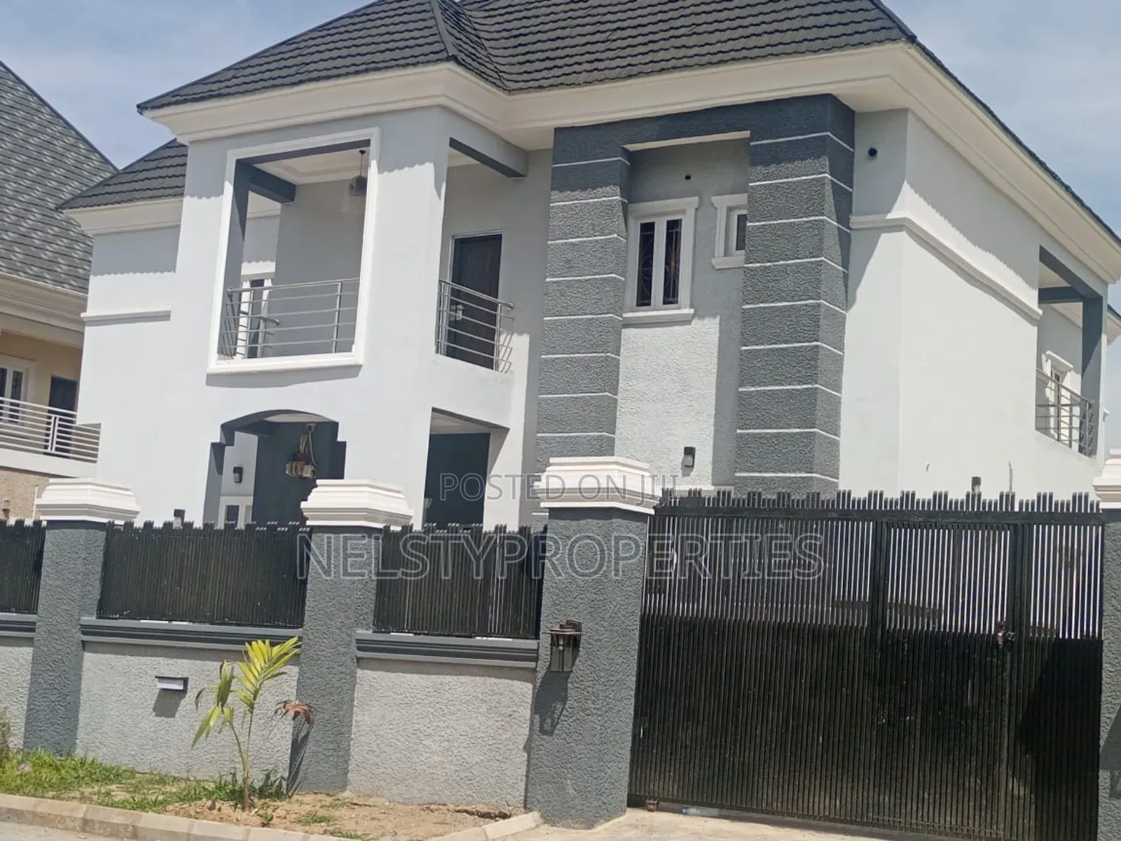 5bdrm Duplex in Efab Metropolis, Gwarinpa for sale in Gwarinpa