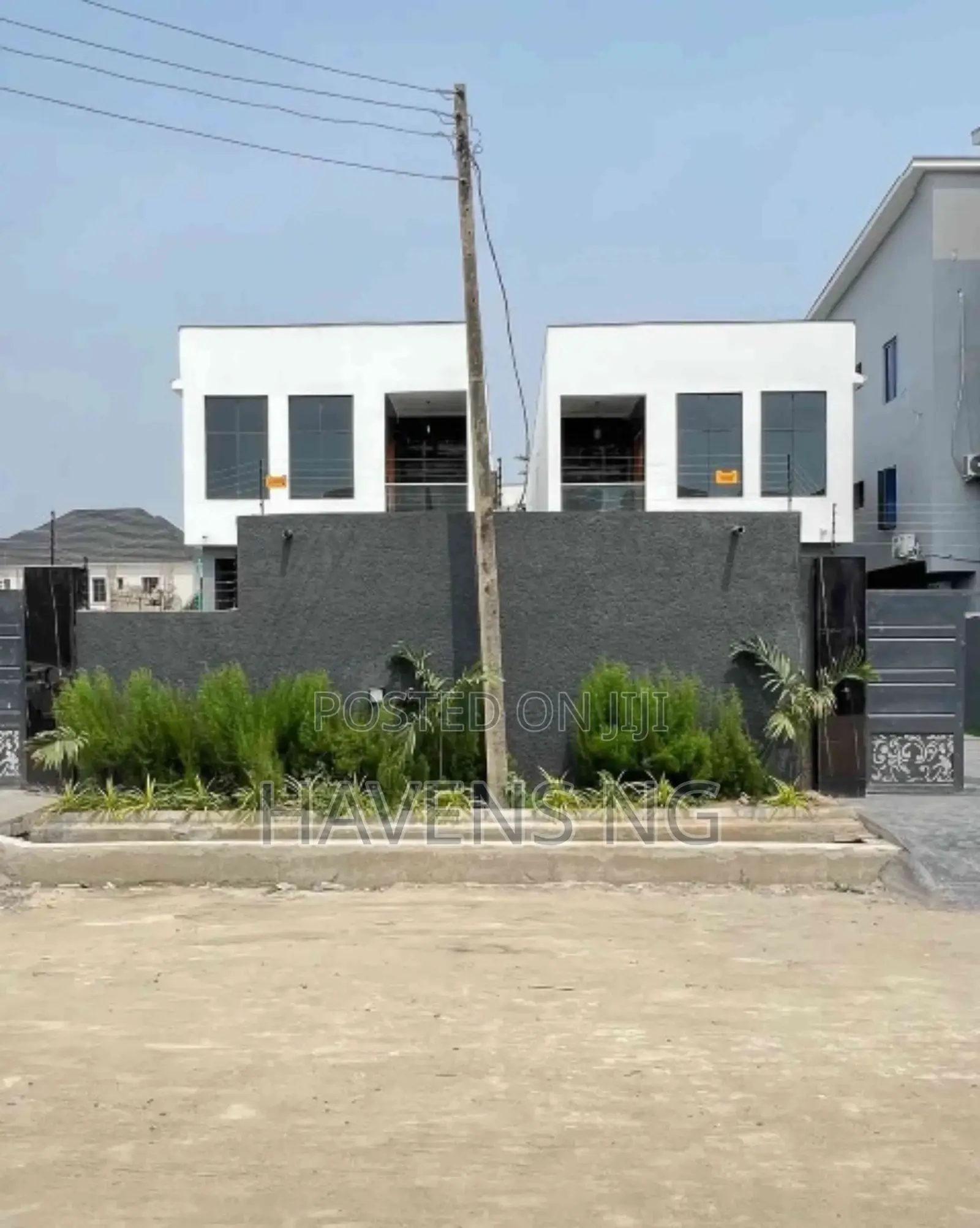 5bdrm Duplex in Ologolo for sale in Ologolo