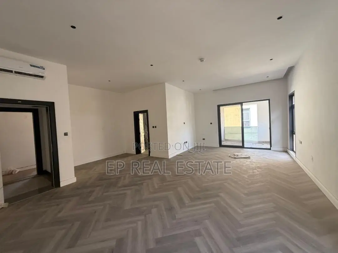 5bdrm Duplex in Maitama for sale in Maitama