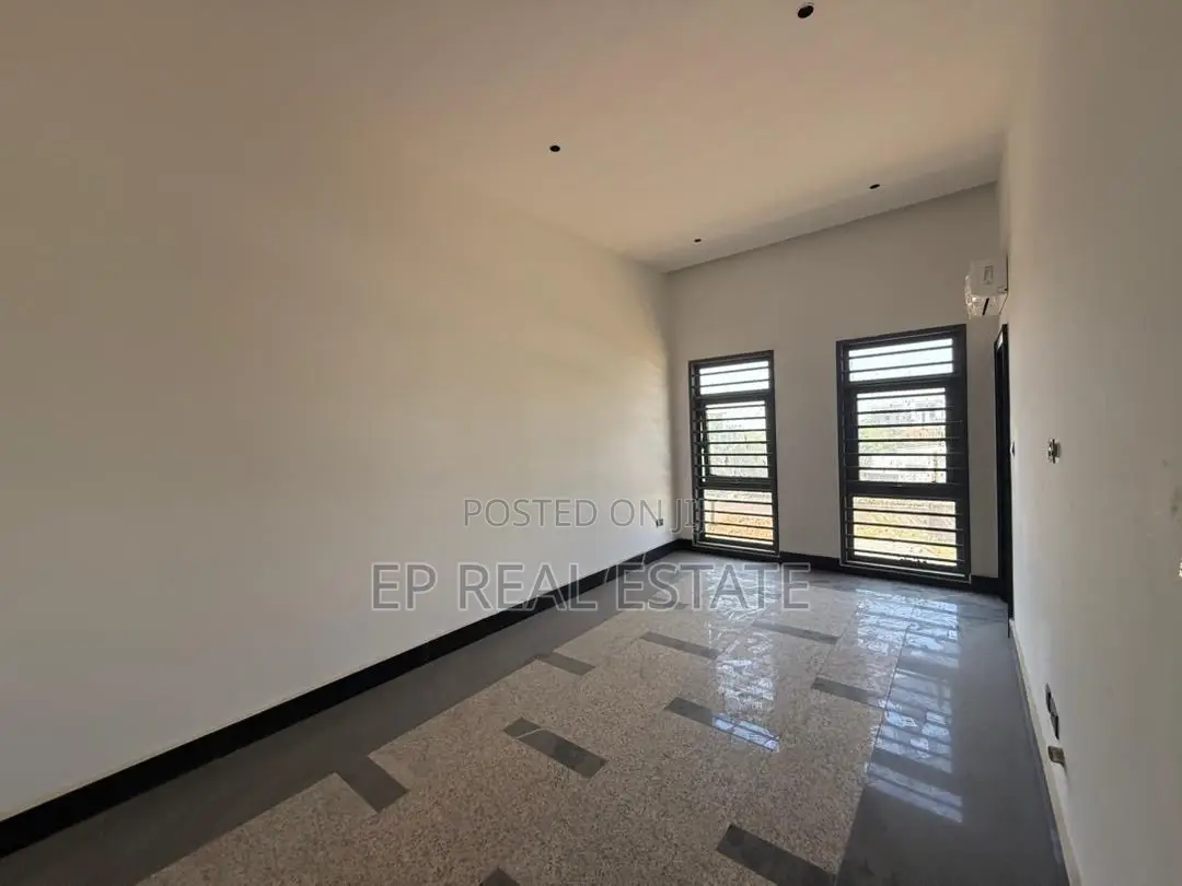 5bdrm Duplex in Maitama for sale in Maitama