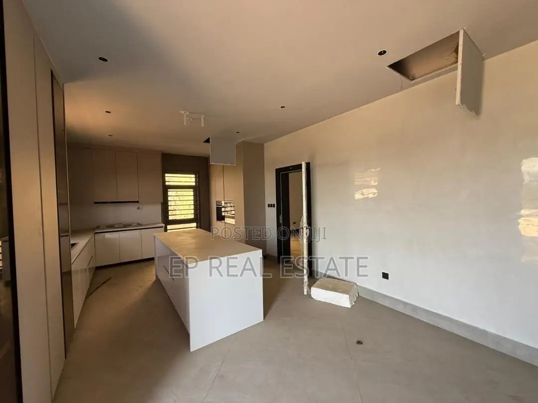 5bdrm Duplex in Maitama for sale in Maitama