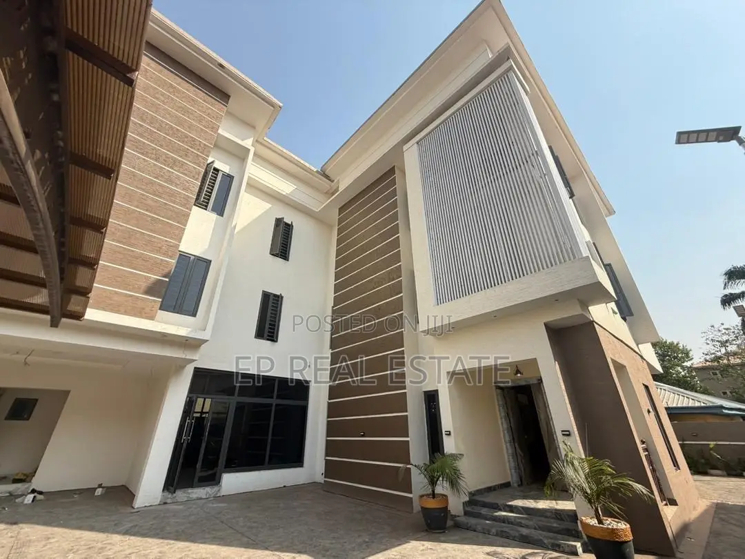 5bdrm Duplex in Asokoro for sale in Asokoro