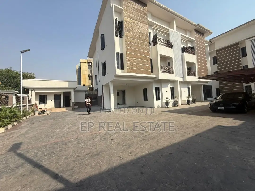 5bdrm Duplex in Asokoro for sale in Asokoro