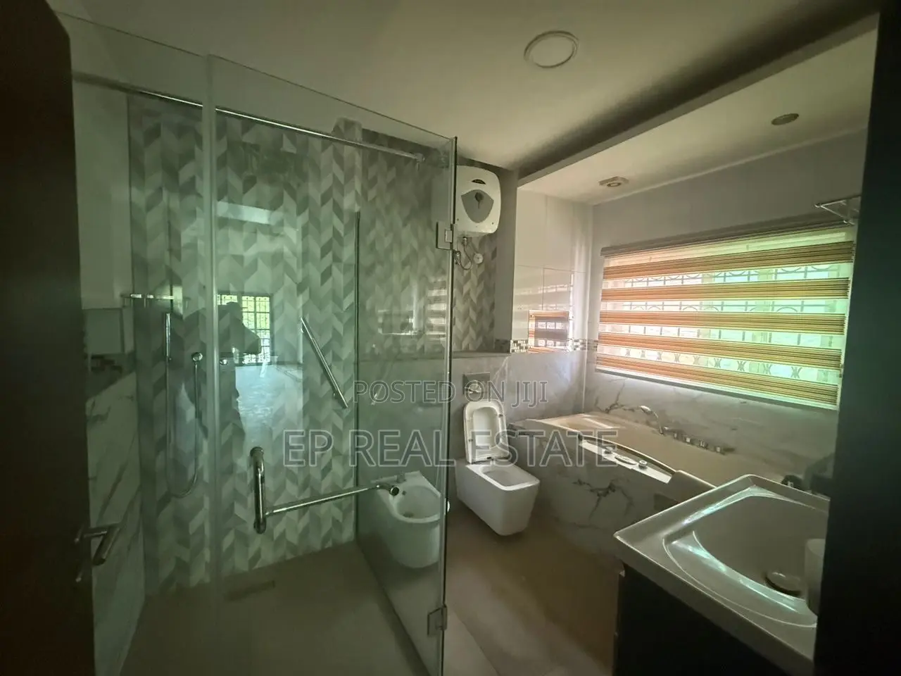 4bdrm Duplex in Gaduwa for sale in Gaduwa