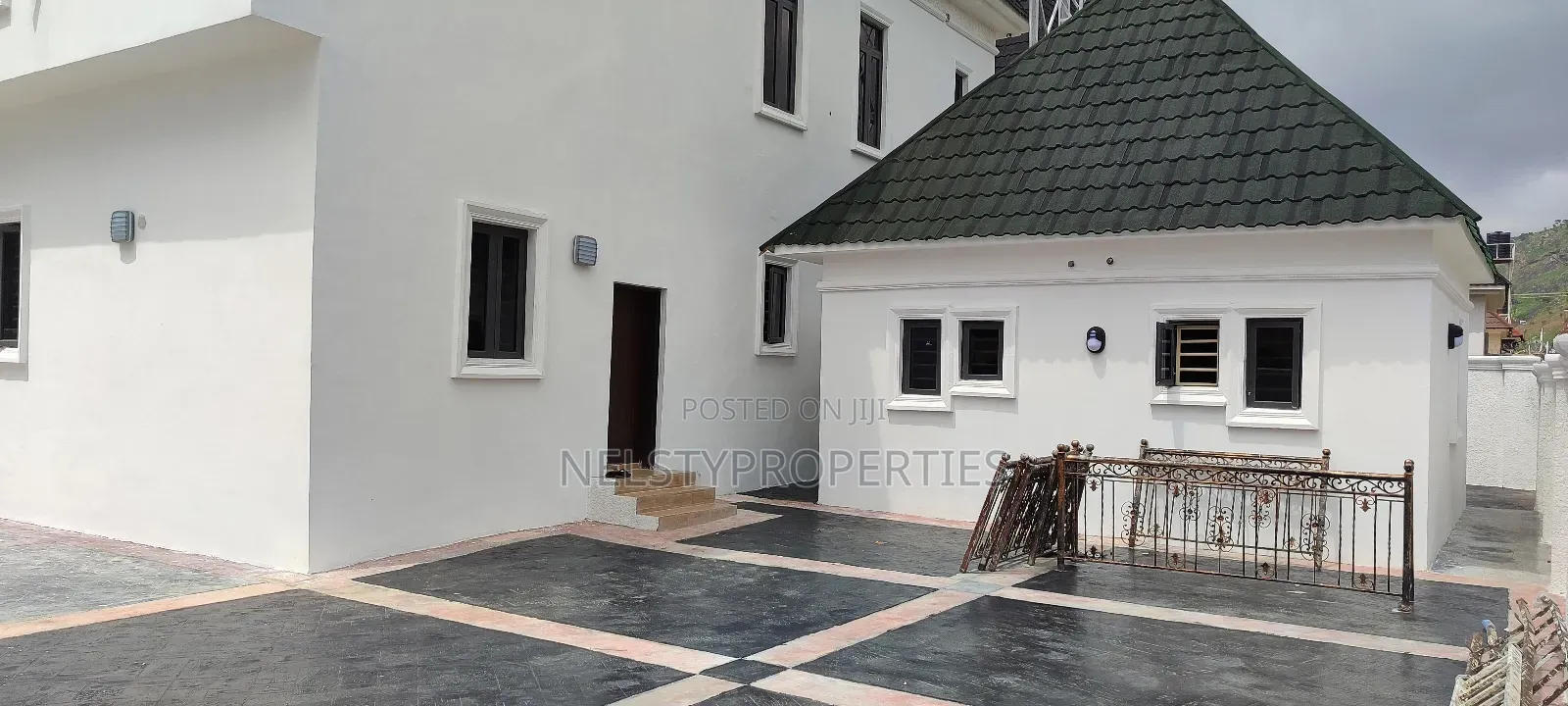 6bdrm Duplex in Metropolis, Gwarinpa for sale in Gwarinpa
