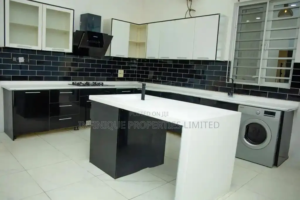 5bdrm Duplex in Osapa london for rent in Osapa london