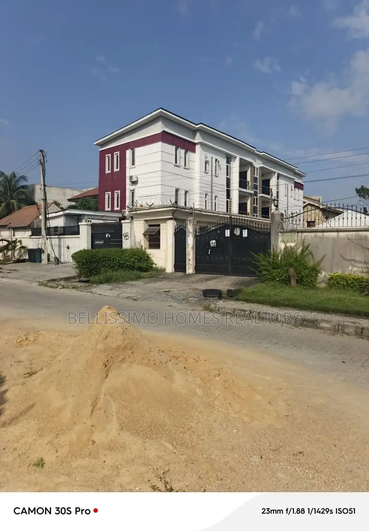 2bedroom Flat and 1bedroom Flat in Lekki Phase 1