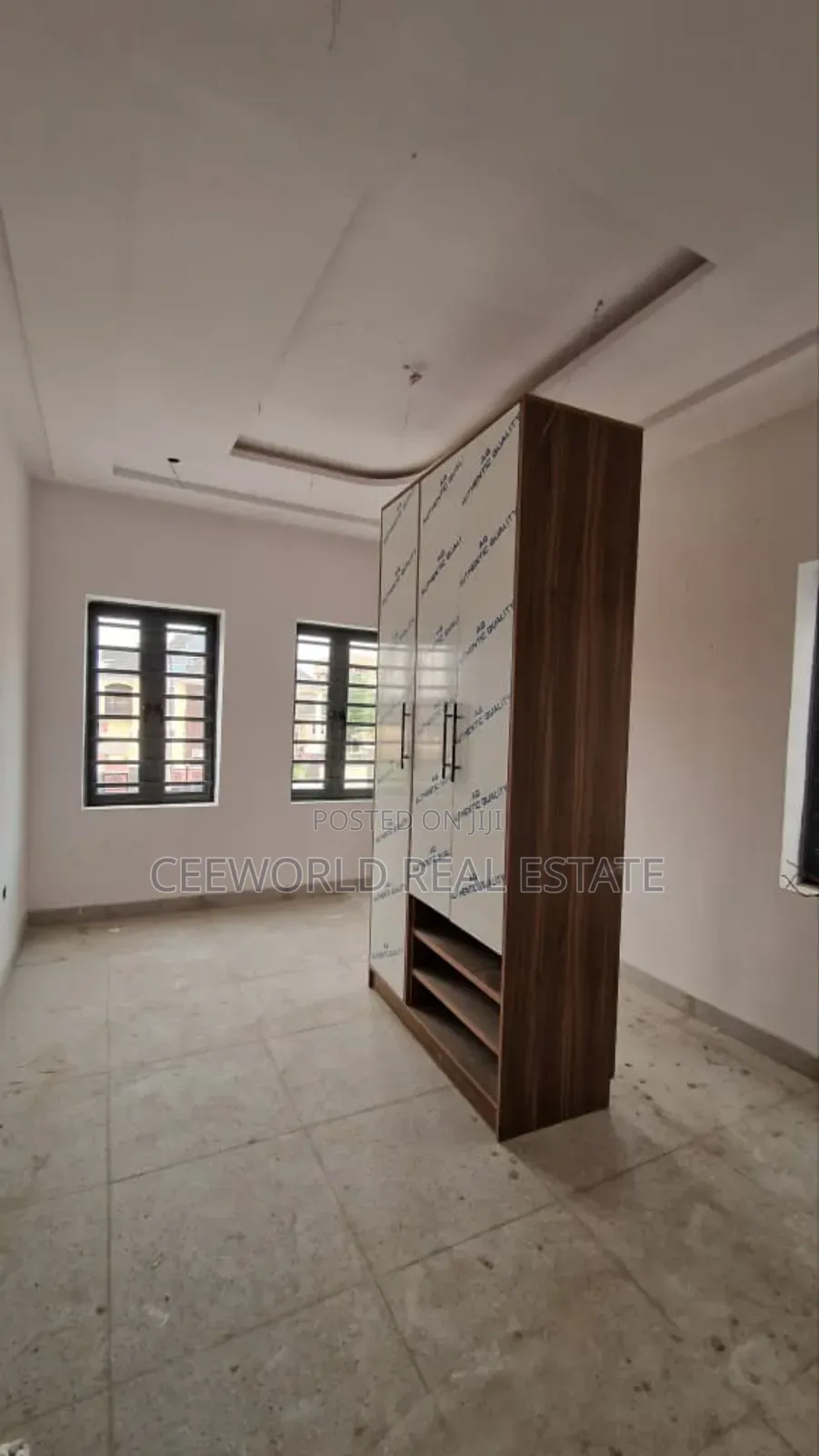 3bdrm Apartment In Kolapo Ishola Gra, Akobo For Sale in Akobo