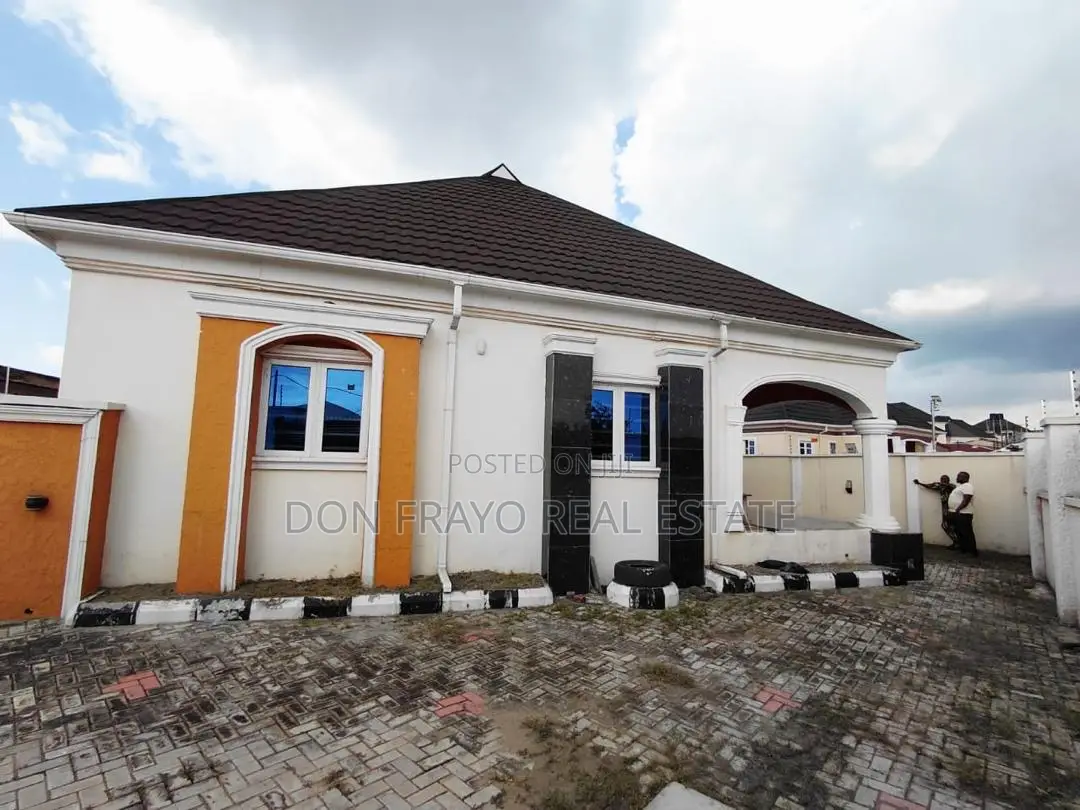 3bdrm Bungalow in Temidire Estate, Ologuneru for sale in Ologuneru
