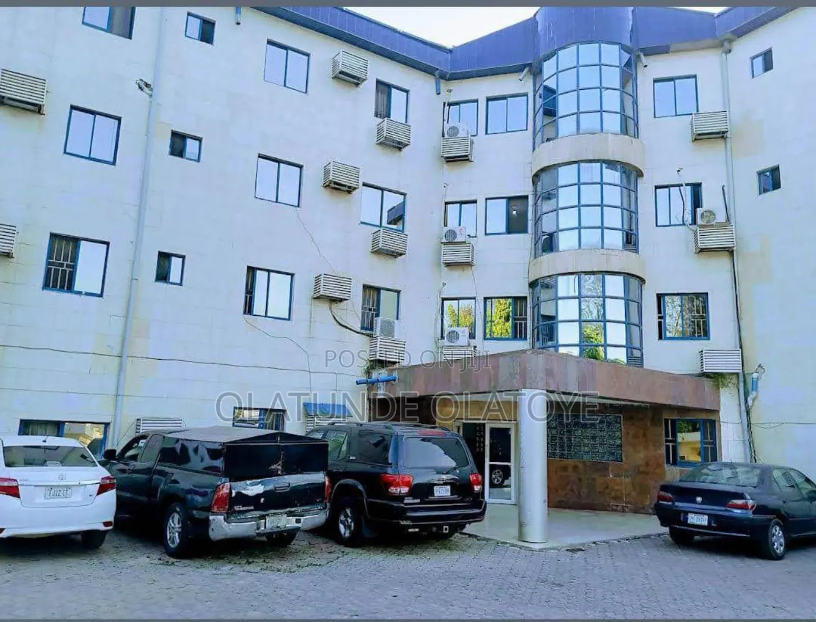 37 Rooms Hotel for Sale. in Wuse