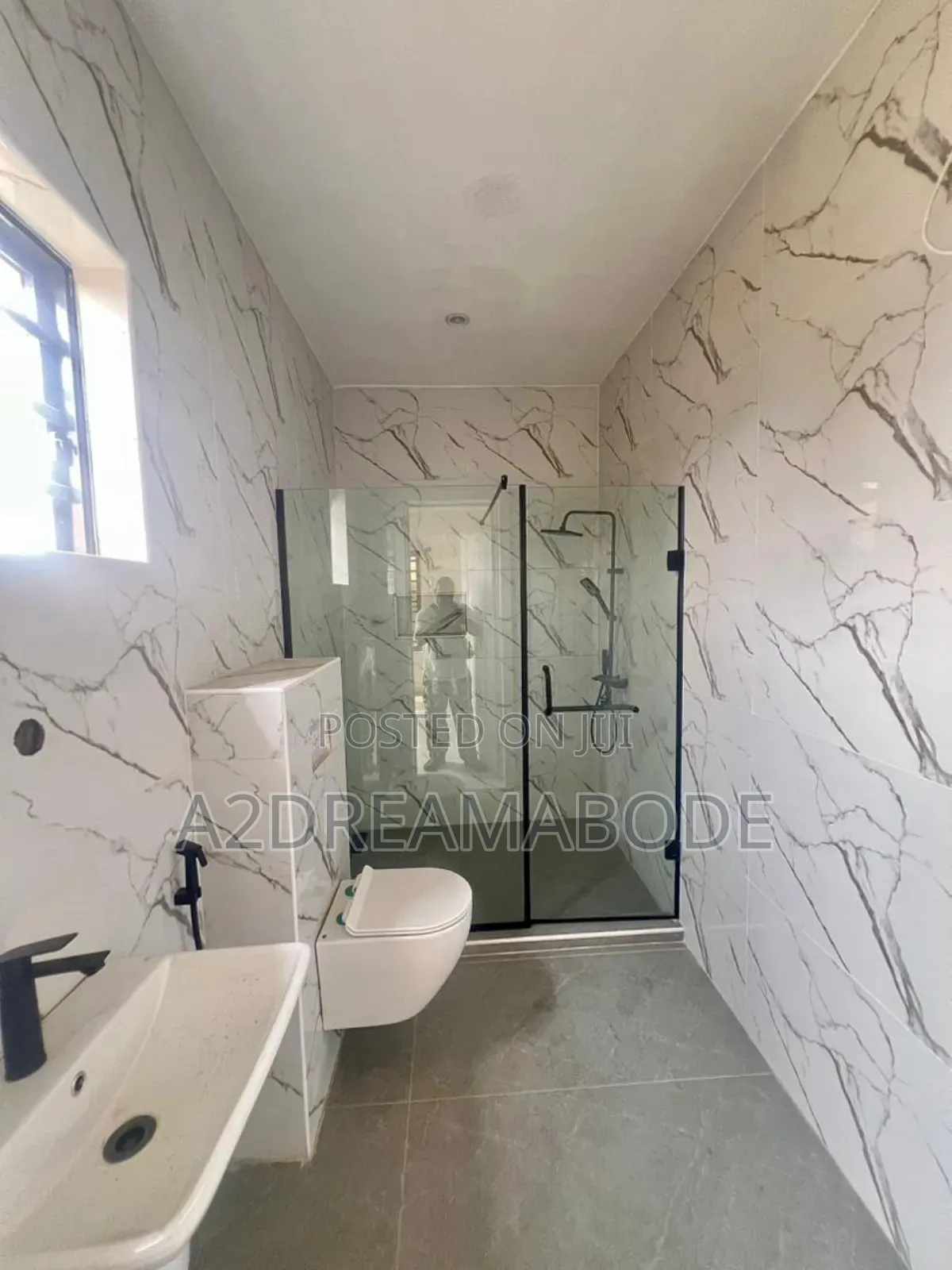 5bdrm Duplex in Omole Phase 1 for sale in Omole Phase 1