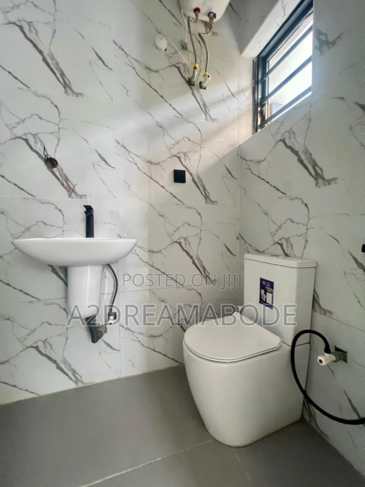 5bdrm Duplex in Omole Phase 1 for sale in Omole Phase 1