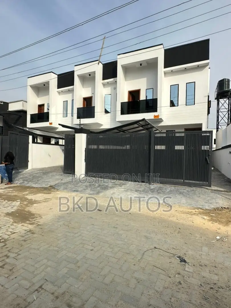 4bdrm Duplex in Sangotedo for sale in Sangotedo