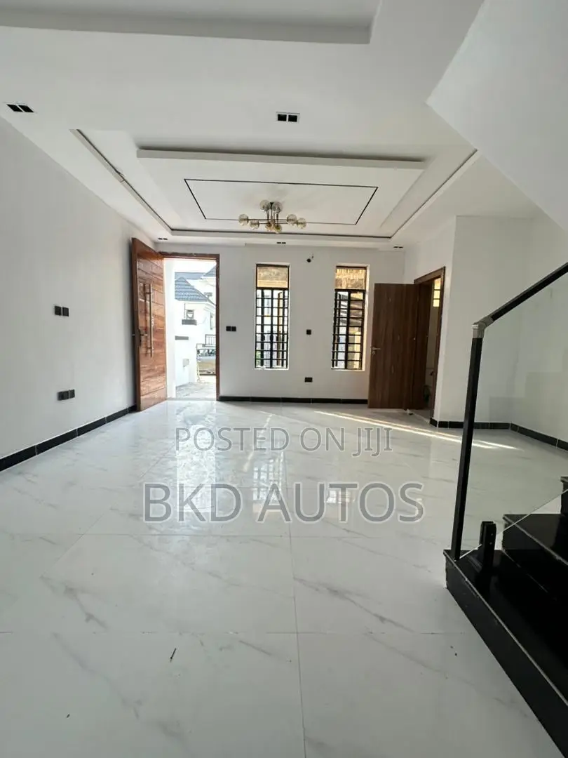 4bdrm Duplex in Sangotedo for sale in Sangotedo