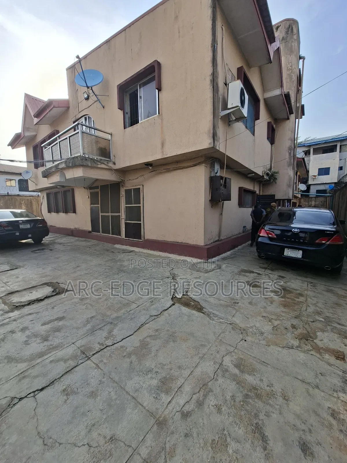 3bdrm Block of Flats in Ago Palace for sale in Ago Palace