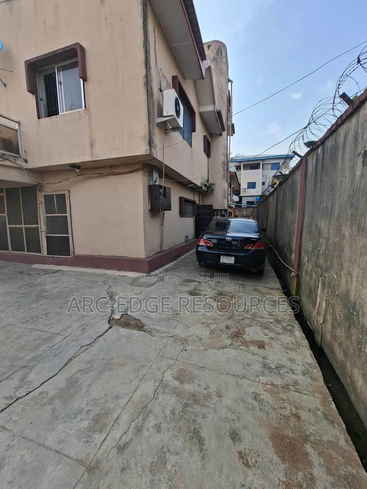 3bdrm Block of Flats in Ago Palace for sale in Ago Palace