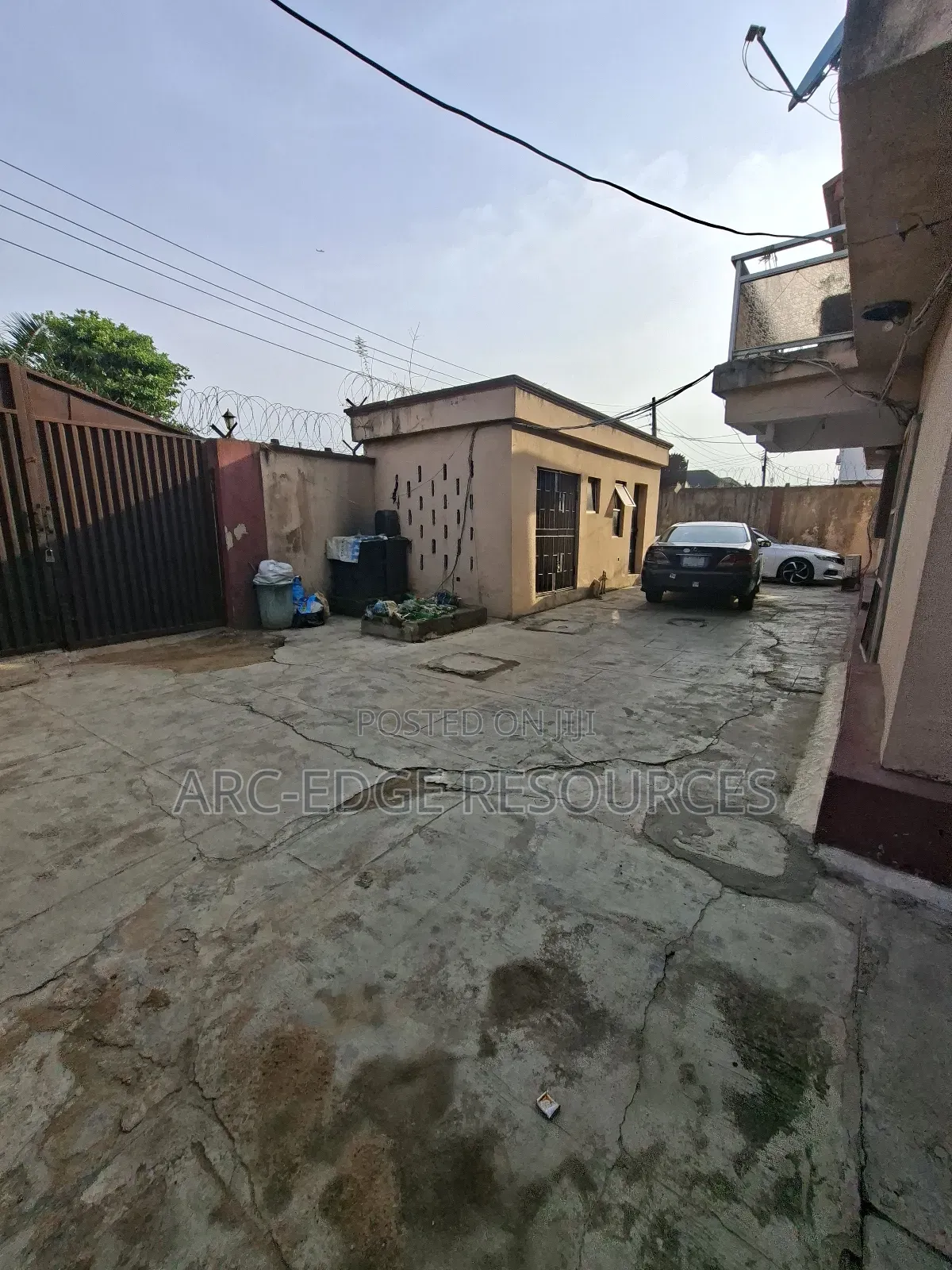3bdrm Block of Flats in Ago Palace for sale in Ago Palace
