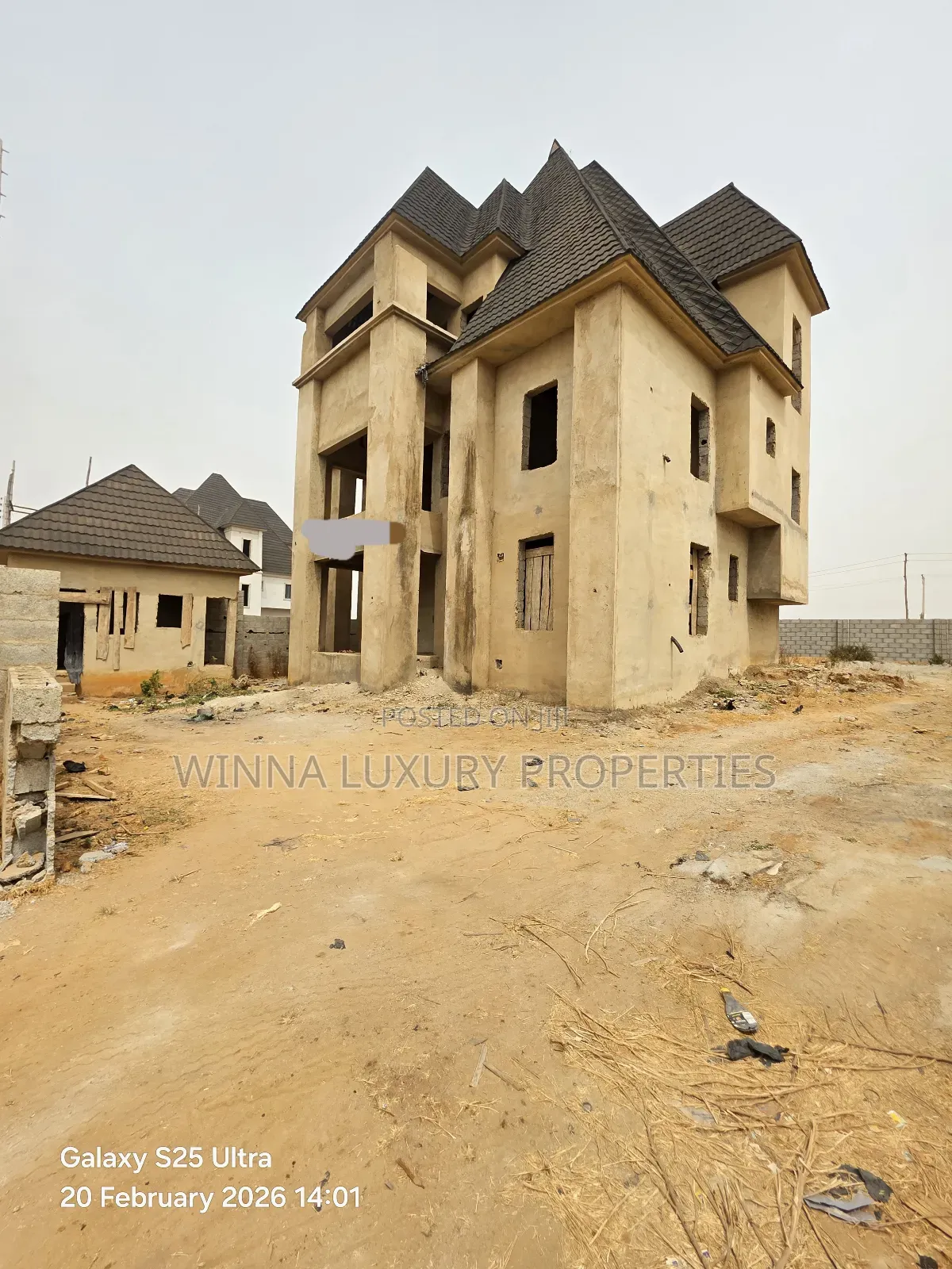 5bdrm Duplex in Dakwo Districts for sale in Dakwo District