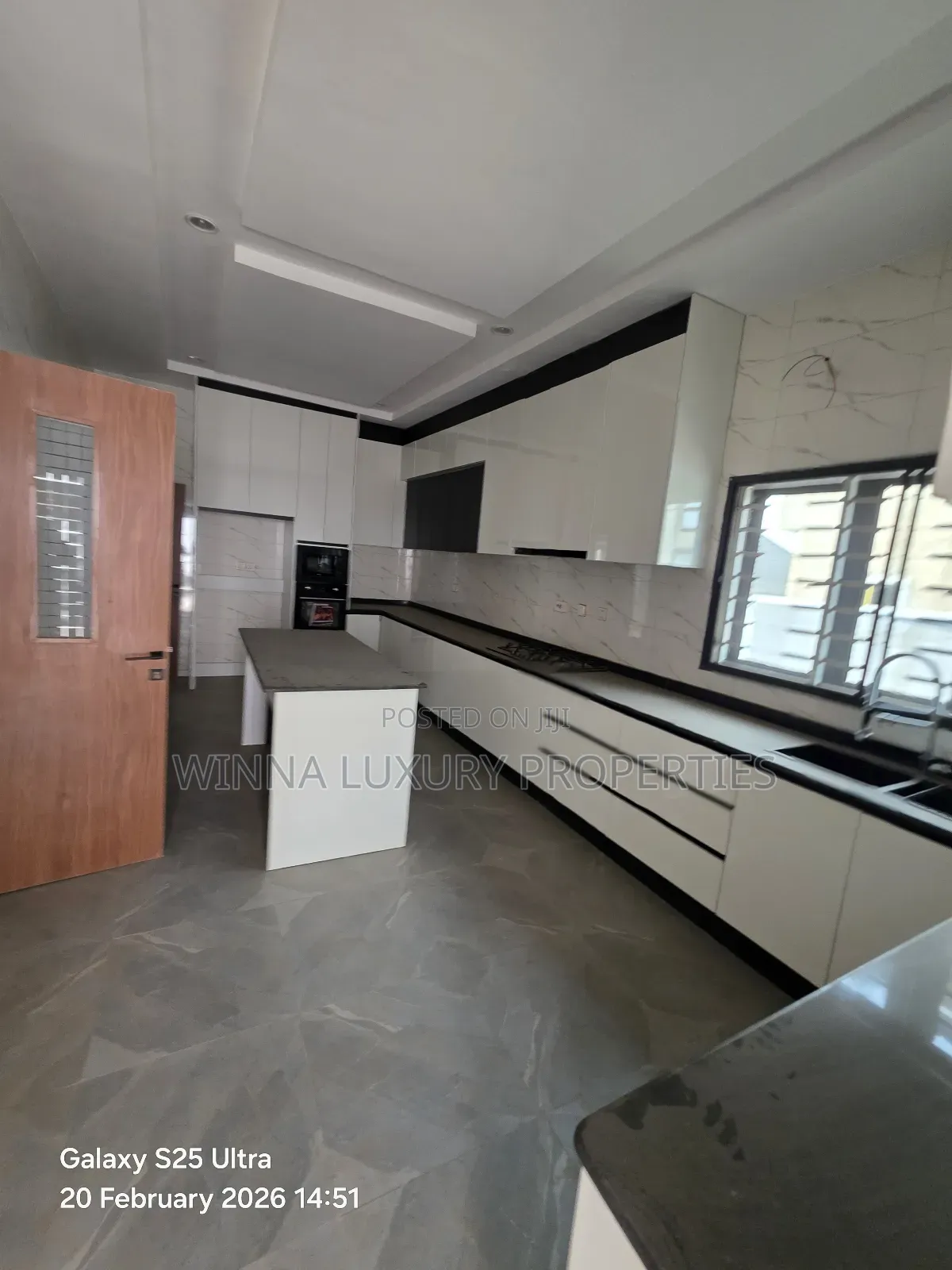 5bdrm Mansion in Lokogoma, Dakwo District for sale in Dakwo District