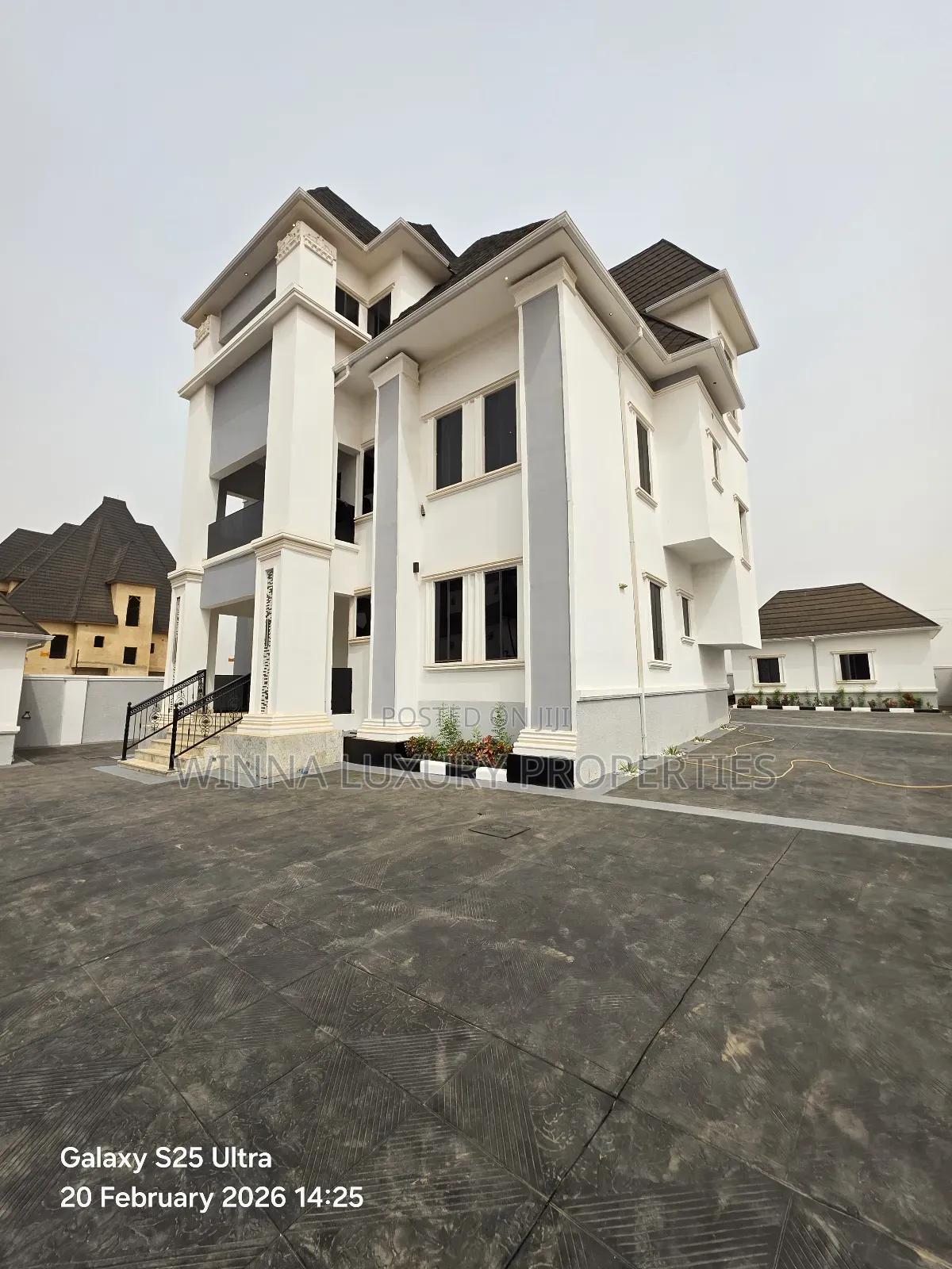 6bdrm Duplex in Faplins, Dakwo District for sale in Dakwo District