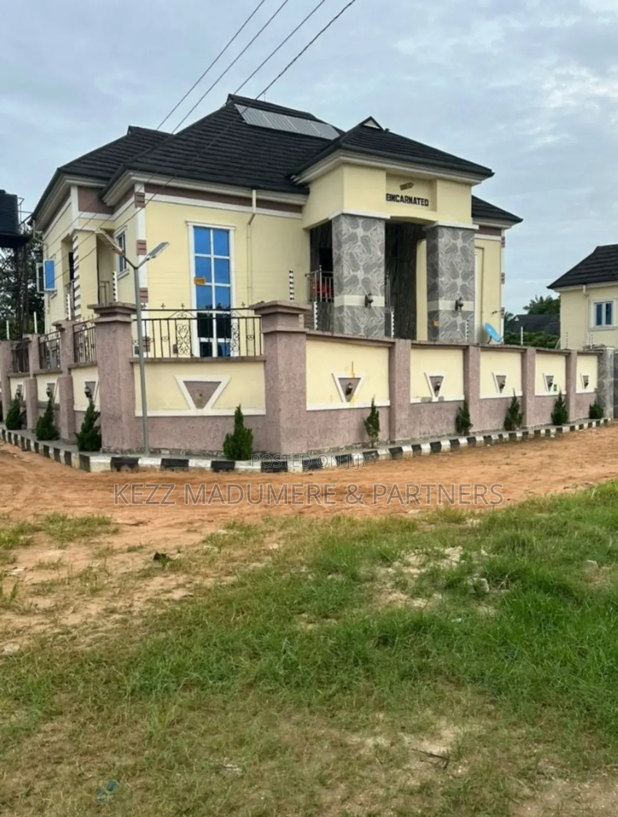5bdrm Duplex in Inside An Estate In for sale in Umuahia