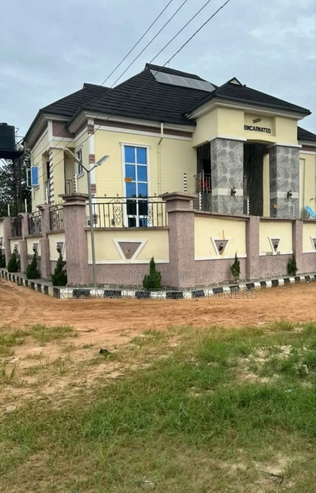 5bdrm Duplex in Inside An Estate In for sale in Umuahia