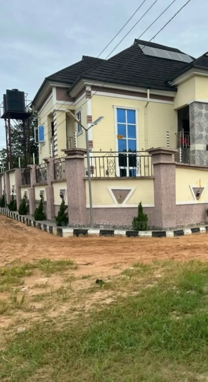 5bdrm Duplex in Inside An Estate In for sale in Umuahia