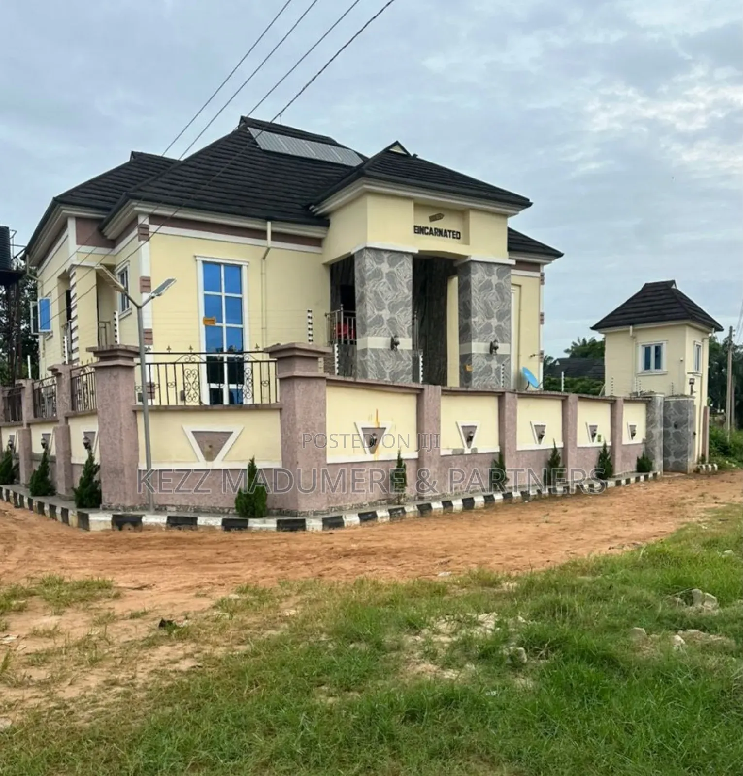 5bdrm Duplex in Inside An Estate In for sale in Umuahia