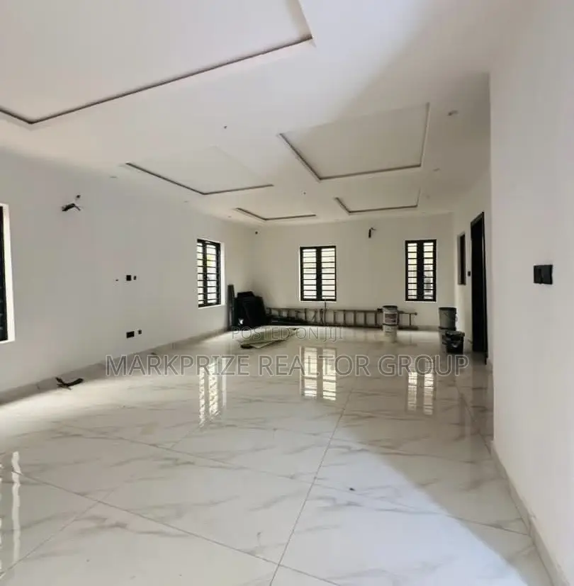 4bdrm Duplex in Opebi Ikeja Lagos for sale in Opebi