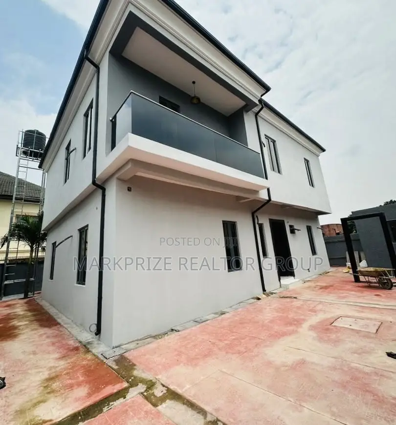 4bdrm Duplex in Opebi Ikeja Lagos for sale in Opebi