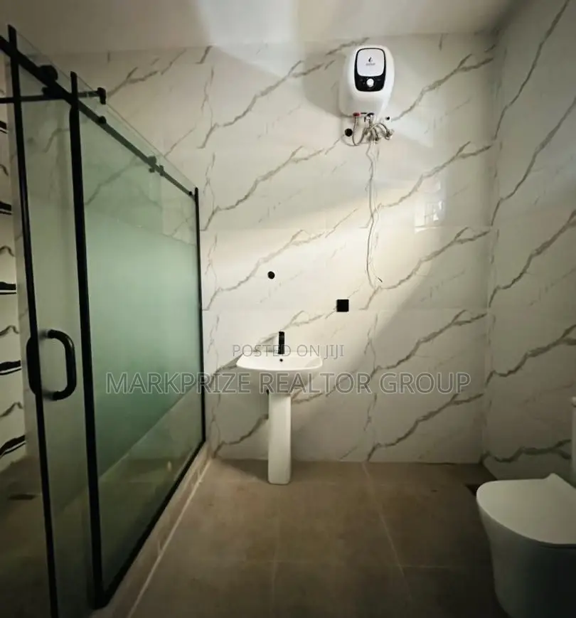 4bdrm Duplex in Opebi Ikeja Lagos for sale in Opebi