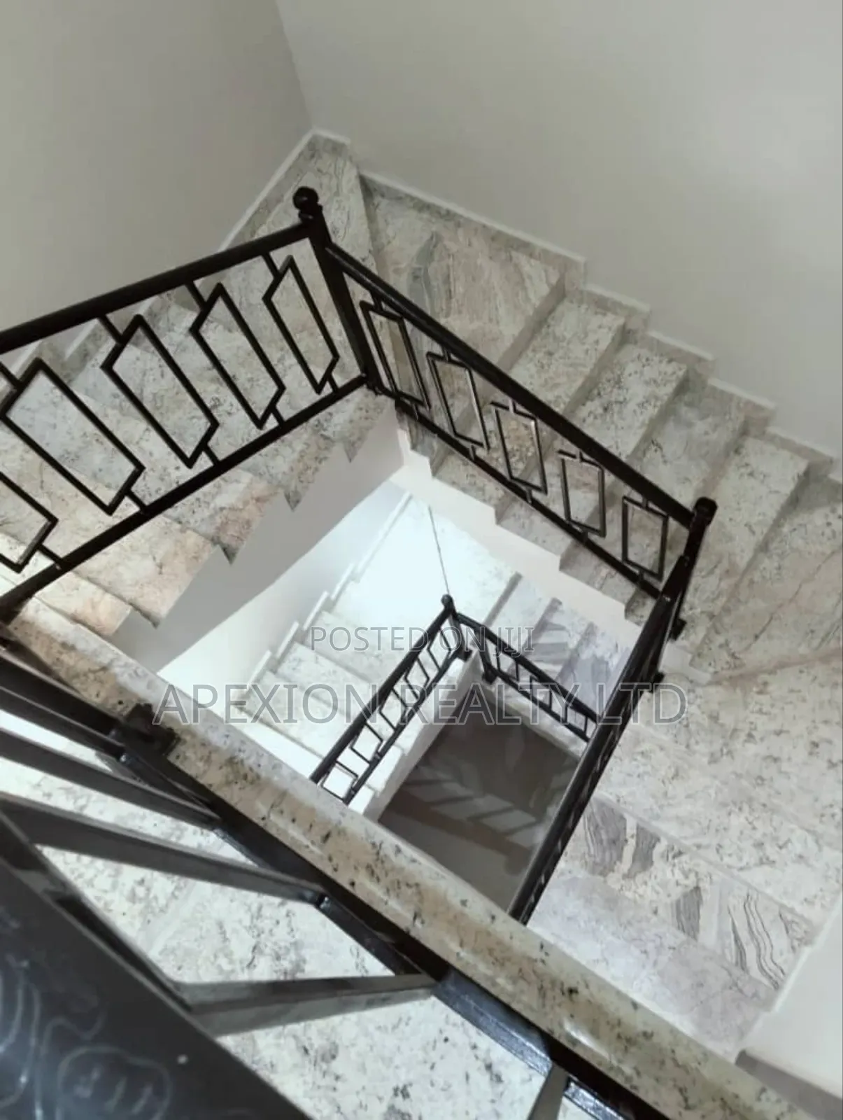 5bdrm Apartment in Brent Manor Guzape for rent in Guzape District