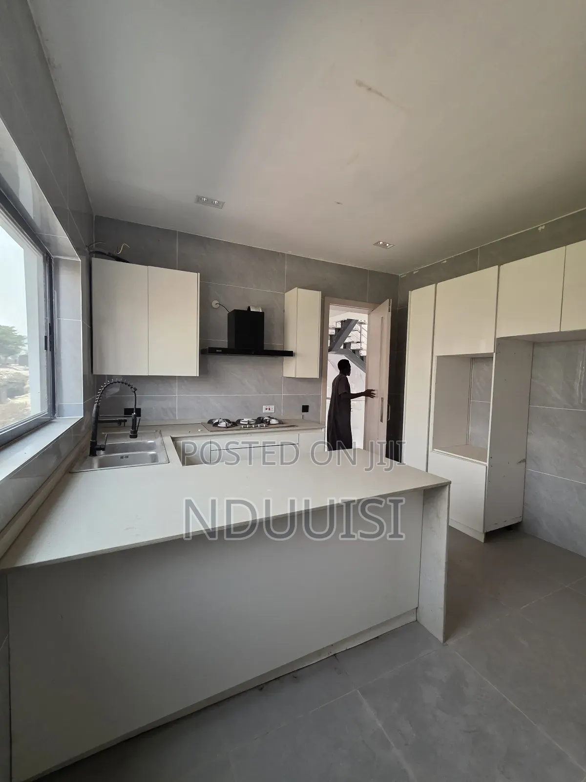 20bdrm Townhouse/Terrace in Guzape District for sale in Guzape District