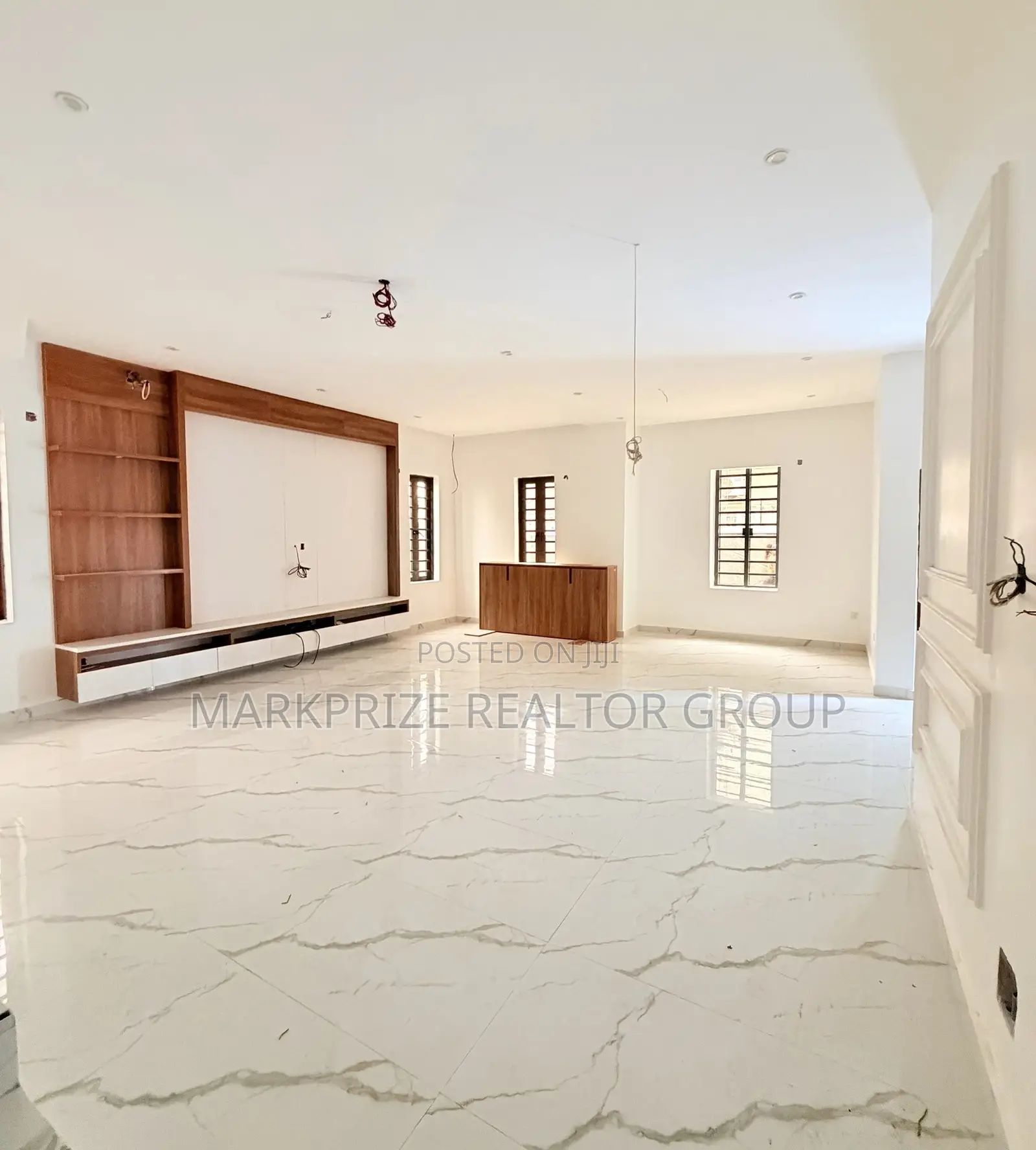5bdrm Duplex in Omole Phase 1 Lagos for sale in Omole Phase 1
