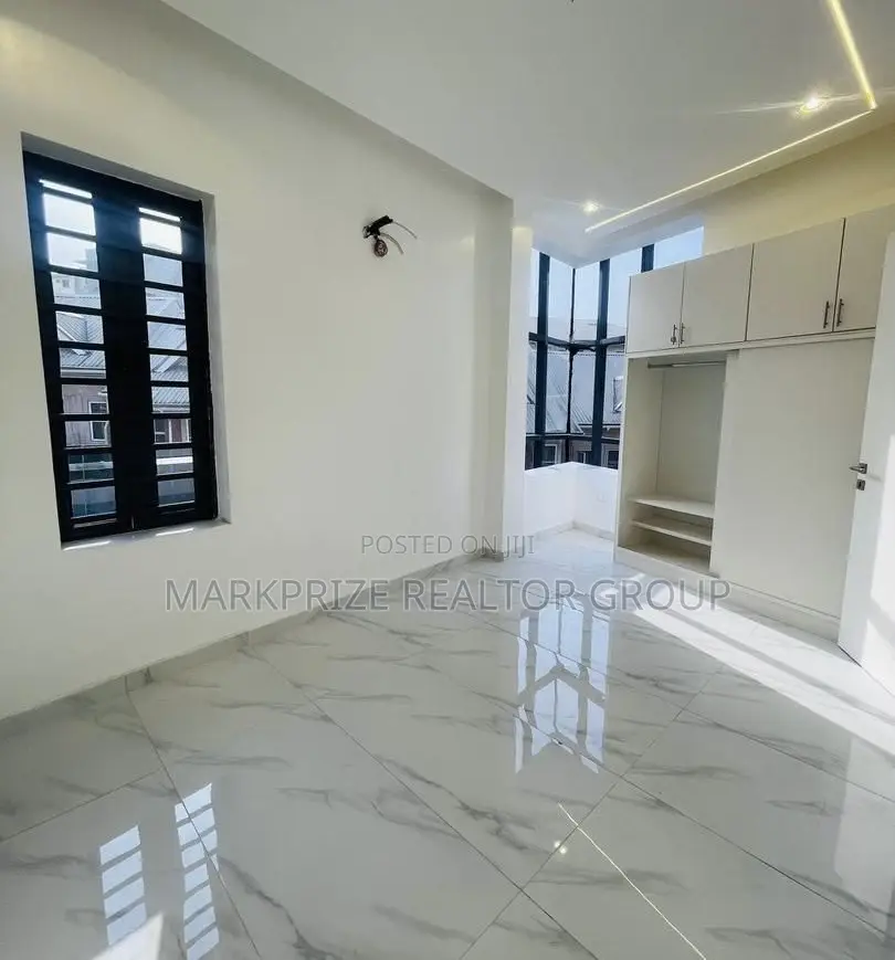 5bdrm Duplex in Ojodu Berger Lagos for sale in Ojodu