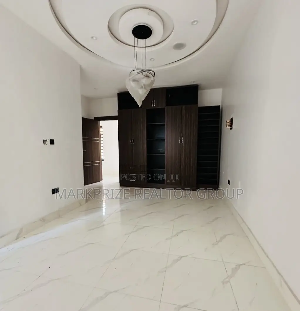 4bdrm Duplex in Magodo Phase 2 Lagos for sale in Magodo