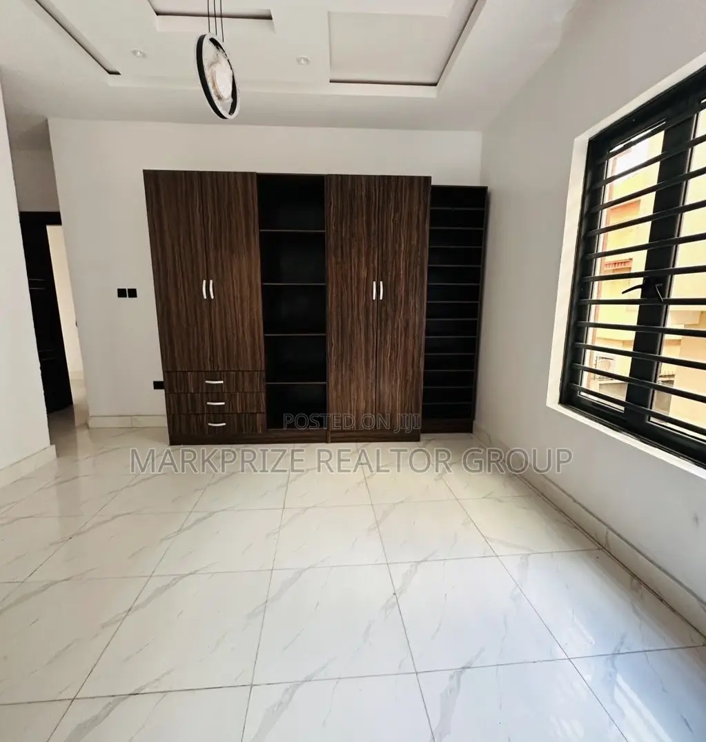 4bdrm Duplex in Magodo Phase 2 Lagos for sale in Magodo