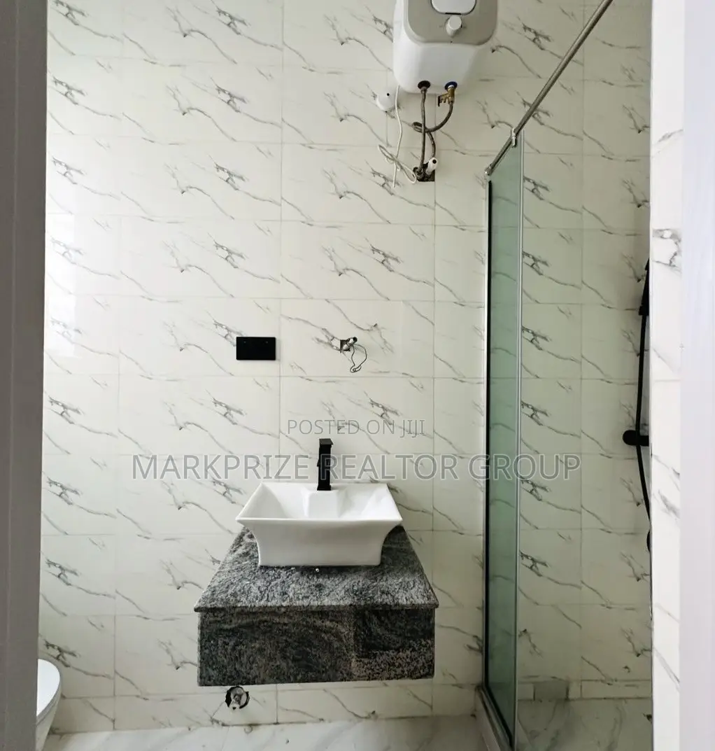 4bdrm Duplex in Magodo Phase 2 Lagos for sale in Magodo
